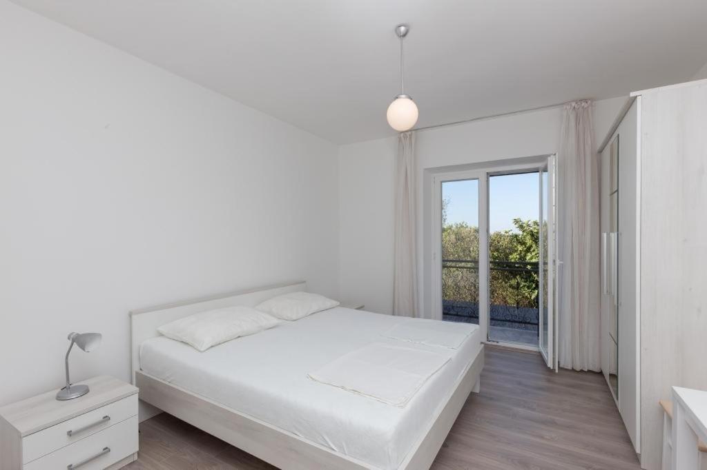 Rooms Villa Basica Saplunara Oda fotoğraf